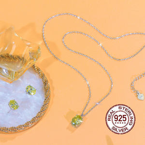 ขายร้อน ขายส่ง ต่างหูเงินแท้ S925 คุณภาพสูง ประดับเพชรทรงรีสีเขียว ชุดเครื่องประดับสำหรับผู้หญิง ใส่ได้ทุกวัน - Product Image 6