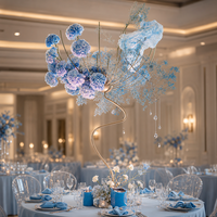 Sculpture florale abstraite en fil métallique sur pied, finition dorée, pour décoration florale, centre de table, allée d'entrée, mariages et événements