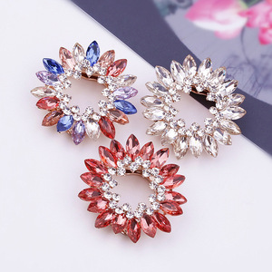 ODM et OEM broche en cristal femmes élégant Vintage strass épinglette Blazer robe de mariée décoration concepteur broches - Product Image 1