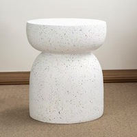 Table d'appoint design nordique en fer forgé, petite table de chevet ronde créative de style crème pour la maison, le café et le salon