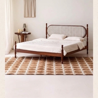 Cadre de lit souple en bois massif traditionnel avec tête de lit rembourrée en tissu rayé, lit plateforme confortable et durable pour un style rétro