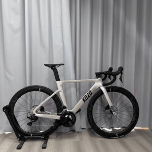 Bicicleta de Carretera con 24 Velocidades, Frenos de Disco Hidráulicos Shimano, Pedales Ordinarios, Horquilla Ligera de Fibra de Carbono para Hombres, Ciclismo de Triatlón Ironman - Product Image 4