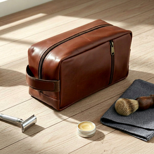 Neceser de Cuero de Tamaño Mediano, Estilo Clásico, Cierre de Cremallera, Asa Suave, Estuche Cosmético Resistente para Viajes - Product Image 1