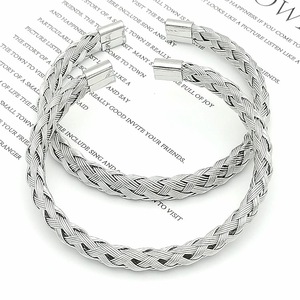 Pulseras abiertas de alambre trenzado de acero inoxidable, joyería de moda unisex, brazaletes sencillos tejidos para uso diario. - Product Image 5