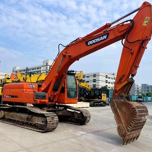 Excavadora de cadenas usada DOOSAN DX225LCA de 22 toneladas para trabajos pesados, con motor y caja de cambios, ideal para terraplenes comerciales complejos y estabilización de terrenos. - Product Image 3
