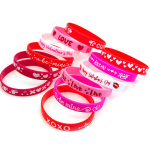 Bracciale in Silicone di <span class=keywords><strong>san</strong></span> <span class=keywords><strong>valentino</strong></span> braccialetto in gomma decorazione <span class=keywords><strong>per</strong></span> feste regalo <span class=keywords><strong>per</strong></span> uomini e donne logo personalizzato e informazioni - Product Image 1