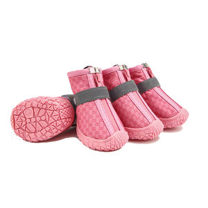 Chaussures modernes imperméables pour chiens Bottes solides pour chiots Bretelles réfléchissantes <span class=keywords><strong>Chaleur</strong></span> Semelle en caoutchouc PU Chaussettes antidérapantes pour animaux de compagnie - Product Image 1