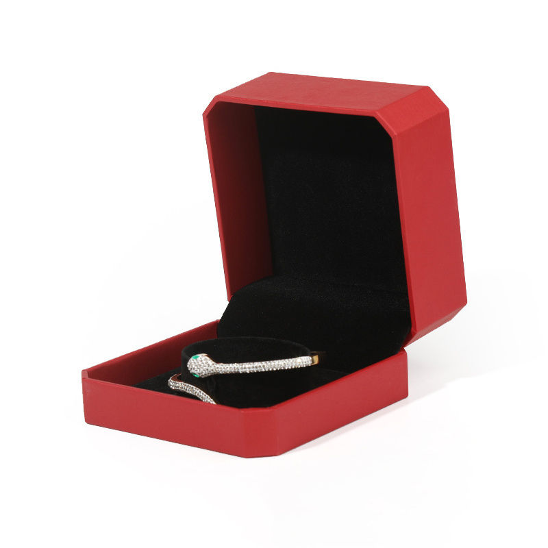 Boîte bracelet rouge