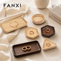 Ensemble de plateaux de présentation de bijoux en bois massif, modulaires, de forme géométrique, couleur noyer, pour bagues, boucles d'oreilles et colliers, vente en gros pour boutiques