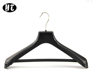 Vente en gros Tenue en plastique Grand cintre Cintre en plastique bon marché avec barre de pantalon pour veste de pardessus pour femmes multi-usages - Product Image 3