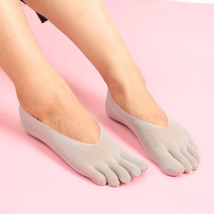 Chaussettes d'été pour femmes en velours prune, respirantes, en dentelle, invisibles, en maille, chaussettes bateau en silicone, chaussettes à cinq doigts - Product Image 2