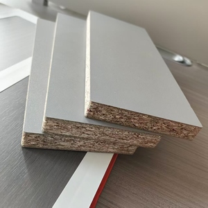 แผ่นชิพบอร์ดเคลือบเมลามีนคุณภาพสูงราคาประหยัด ขนาด 4x8 หนา 12-25 มม. เกรดเฟอร์นิเจอร์ สำหรับห้องนอน ห้องน้ำ รับประกัน 3 ปี - Product Image 3