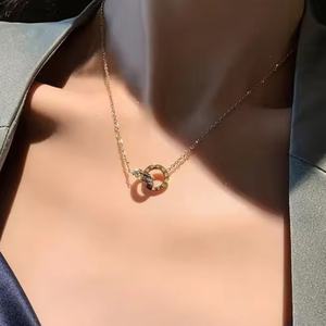 Collier Pendentif Chiffres Romains en Acier Inoxydable pour Femme, Bijou Simple et Tendance avec Zircon, Vente en Gros - Product Image 6