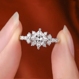 Thiết Kế Thời Trang Engagement Rings Phụ Nữ Đồ Trang Sức 925 Sterling Silver 1Carat 2Carat Công Chúa Cắt Moissanite Nhẫn Cho Phụ Nữ - Product Image 1