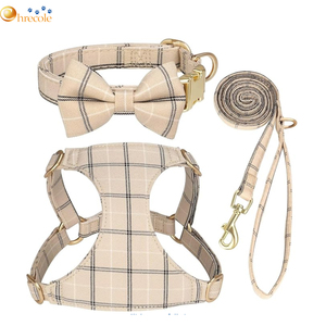 Diseñador Premium de lujo al por mayor a cuadros suministros ajustables para mascotas conjunto de arnés para perros pequeños logotipo personalizado - Product Image 3