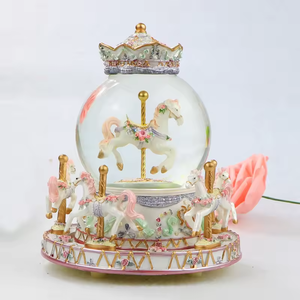 Carrusel de caja de música de resina con bola de cristal, decoración creativa de adorno de boda, Idea de regalo de cumpleaños alimentada por batería - Product Image 1