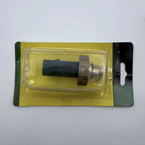 Pièce de tracteur de haute qualité DZ111911 Capteur de pression de liquide de refroidissement d'origine pour pièces de tracteur - Product Image 1