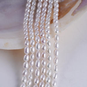 Chaîne de perles d'eau douce de forme de riz blanc de 5-6 mm, produit semi-fini naturel, perle faite à la main, accessoire de collier DIY, teinte rose - Product Image 3