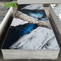 Marmor-Effekt PVC-Wandpaneel UV-Bedruckt für TV-Hintergrund Dekorative Wandverkleidung für Wohnzimmer