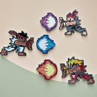 Insigne argenté en émail doux Street Fighter personnalisé en alliage de zinc Sac à dos imprimé UV Accessoires vestimentaires Bijoux de collection