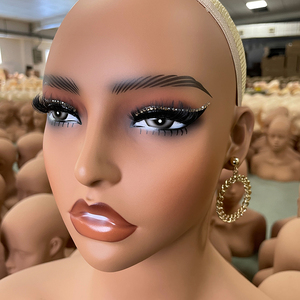 Tête de mannequin en PVC MCY avec épaules pour présentoir de perruques, tête de mannequin féminine réaliste, perçable - Product Image 3