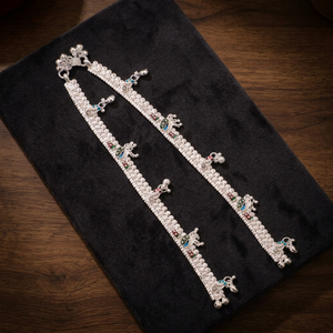Bracelets de cheville élégants en argent Payal avec réglage de cercle pour les femmes à la mode d'origine indienne accessoire soucieux de la mode - Product Image 3