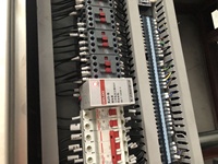 Mélangeur émulsifiant dispersé à haute efficacité 100L mélangeur d'homogénéisation sous vide de levage hydraulique