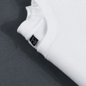 Sudadera H5261 de Alta Calidad con Estampado Personalizado y Pedrería, Forro Polar Grueso de 500g, Cuello Redondo - Product Image 3