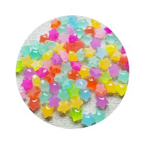 100 Piezas de Cabujones de Resina con Forma de Estrella para Proyectos de Arte, Decoración del Hogar, Kits de Abalorios para Niños, Manualidades de Joyería y Dijes - Product Image 2