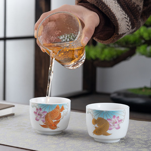 Service à thé en porcelaine blanche de style chinois Pu Yu, motif dragon doré, 4 pièces avec boîte cadeau, pour la maison et les cadeaux - Product Image 3
