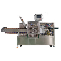 Machine d'emballage verticale à chargement latéral pour bâtonnets de friandises pour animaux de compagnie et barres en sachet