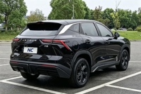 JETOUR X70 d'occasion, SUV intermédiaire cinq places 2024, transmission automatique, conduite à gauche, pour trajets familiaux, intérieur spacieux, économique en carburant