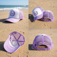 Casquette de camionneur sur le thème 'Suivez votre cœur' avec broderie personnalisée couronne de lauriers, en mousse blanche et filet en maille lavande
