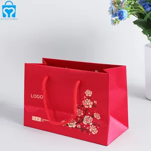 Luxus rote Papiertüte benutzer definierte Goldfolie Phantasie Kunst papier Einzelhandel Shopping Boutique dünne Geschenk Papiertüten Verpackung mit Ihrem eigenen Logo