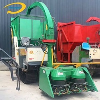 Moissonneuse-batteuse à maïs avec système de cueillette et d'écorçage pour l'ensilage de maïs et la récolte combinée de maïs
