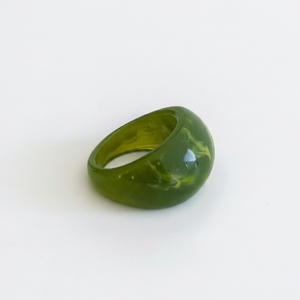 Nouveauté, statue en résine faite à la main, écologique, colorée, mignonne et tendance pour femmes - Product Image 1