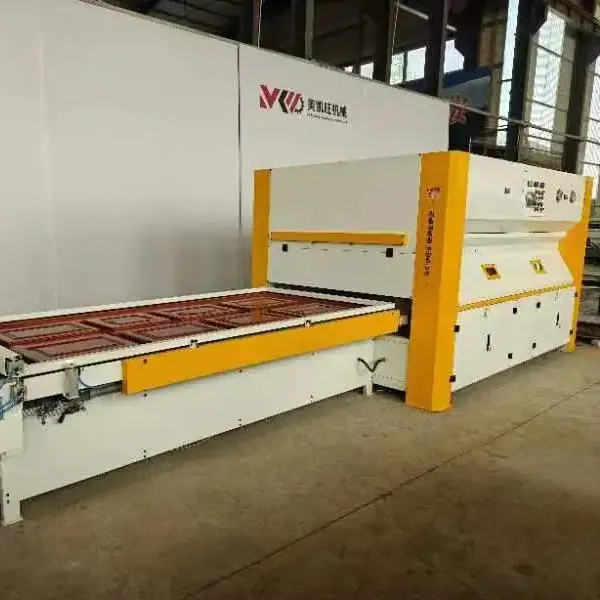 Pencere ve kapı için ahşap işleme makineleri 3mdf Mdf laminat ahşap kapı yapma makinesi Pvc vakum membran pres makinesi