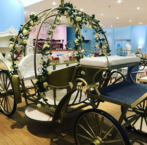 Nouvelle Conception de Carrosse de Mariage Doré à Quatre Roues, Style Cendrillon, à Vendre - Product Image 2