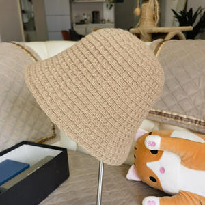 Nouveau chapeau de bassin de petite grille pour femmes d'automne et d'hiver couleur bloquée chapeau de pêcheur épaissi et polyvalent chapeau de seau chaud - Product Image 5
