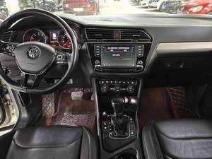 Volkswagen <span class=keywords><strong>Tiguan</strong></span> L <span class=keywords><strong>2017</strong></span> 1.8T Auto SUV LHD Bajo Kilometraje Techo Panorámico Confiable y Duradero LCL Aceptable Auto Usado - Product Image 5
