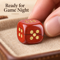Dés à jouer Tiger Eye D6 avec des bandes brun et doré sur des faces cubiques polies et des points dorés circulaires pour collections de jeux de société