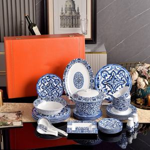 Juego de vajilla de cerámica de lujo con diseño azul de 58 piezas para el hogar, ideal para regalo. - Product Image 2