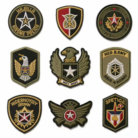 Patch en tissu non tissé brodé 3D thermocollant personnalisé avec logo pour chapeau de scout scolaire ou sportif – Vente en gros