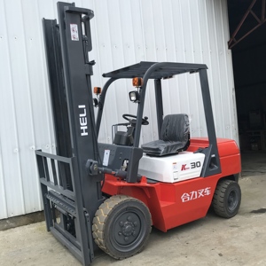 รถยกดีเซล HELI 3T 4.5M มือสอง พร้อมเสาไฮดรอลิกสองตอน ยางตัน เครื่องยนต์อีซูซุ - Product Image 5