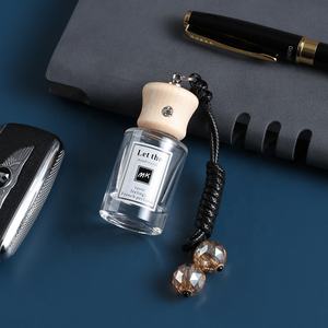 Portatile 10ml Mini pendente <span class=keywords><strong>diffusore</strong></span> <span class=keywords><strong>per</strong></span> <span class=keywords><strong>auto</strong></span> olio essenziale <span class=keywords><strong>diffusore</strong></span> <span class=keywords><strong>per</strong></span> <span class=keywords><strong>auto</strong></span> con tappo in legno e tipo di tenuta a vite - Product Image 4