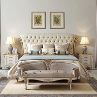 Table de chevet en or blanc français de luxe, sculptée à la main, avec 3 tiroirs, meuble de chambre classique