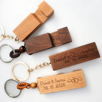 Vente en gros de porte-clés en bois avec logo gravé personnalisé pour téléphone portable Rectangle en acier inoxydable Souvenir de mariage ou cadeau de Noël
