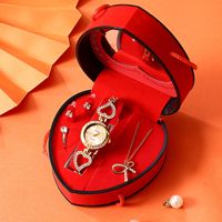 Coffret Cadeau Saint-Valentin - Montre, Boucles d'Oreilles, Bague, Collier, Boîte Cadeau en Forme de Cœur pour Anniversaire, Boîte Cadeau d'Accessoires