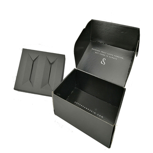 Custom Logo Gold Color Matte Black Corrugated Clothes Mailer Shipping Boxes