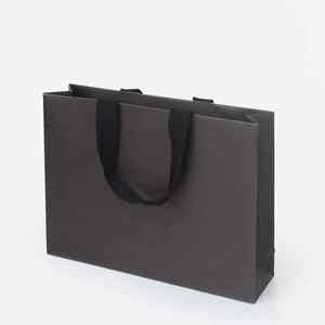 Paquet de vêtements de luxe noir personnalisé sac cadeau petit sac à provisions au détail avec logo personnalisé pour un usage professionnel - Product Image 3